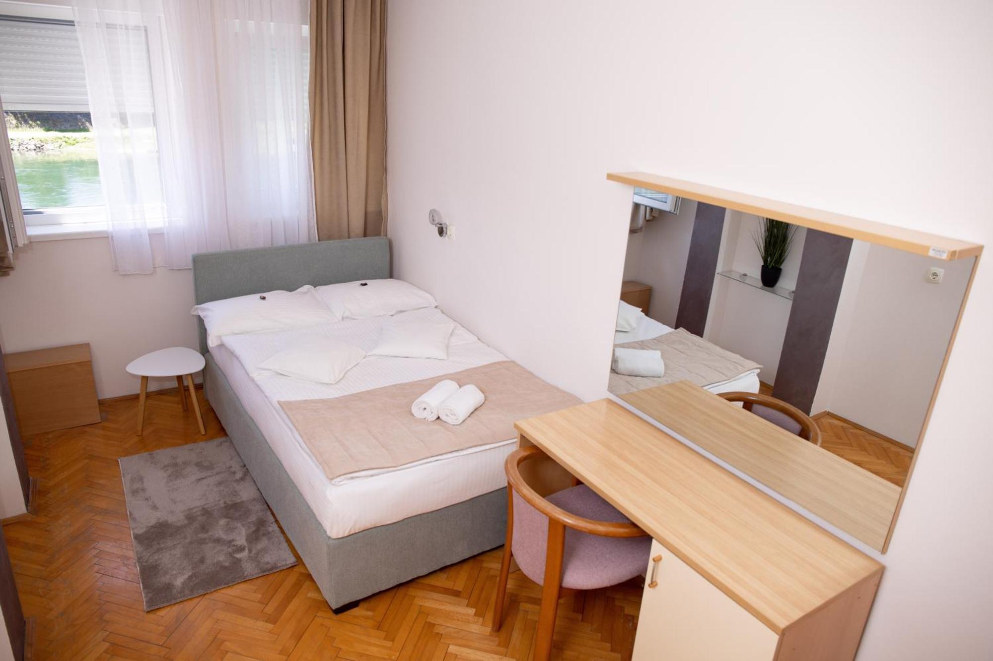 Motel New Sanatron Bosanski Novi Екстер'єр фото