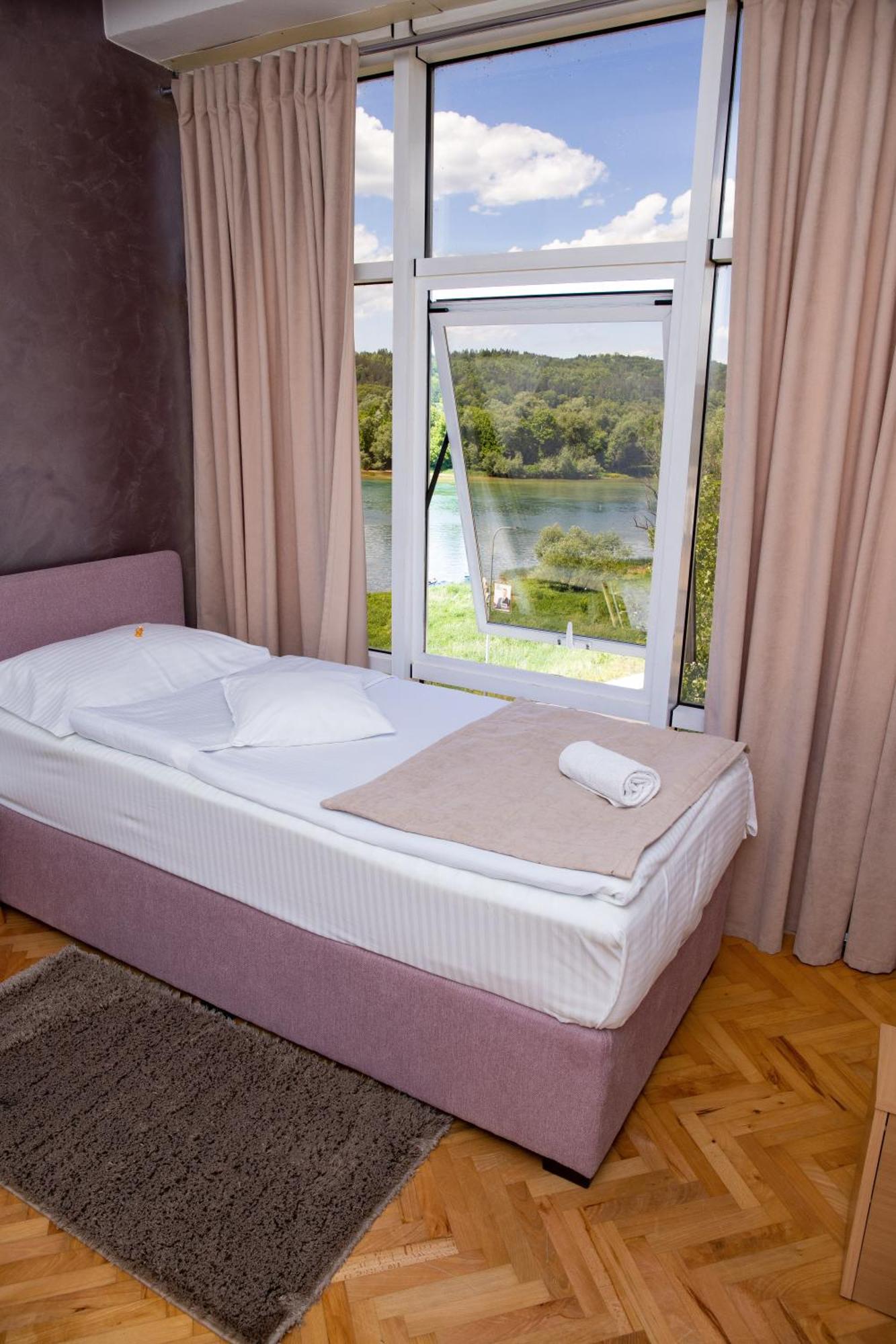 Motel New Sanatron Bosanski Novi Екстер'єр фото