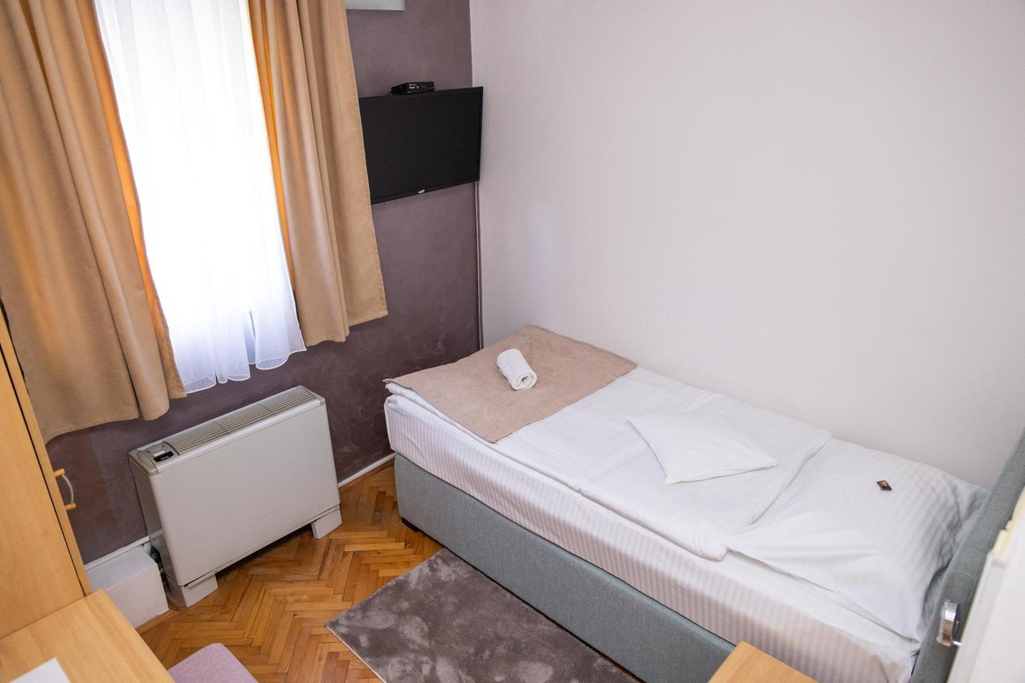 Motel New Sanatron Bosanski Novi Екстер'єр фото