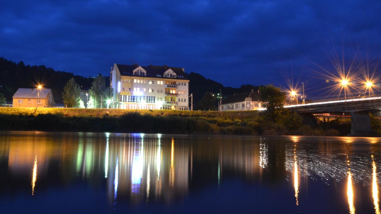 Motel New Sanatron Bosanski Novi Екстер'єр фото